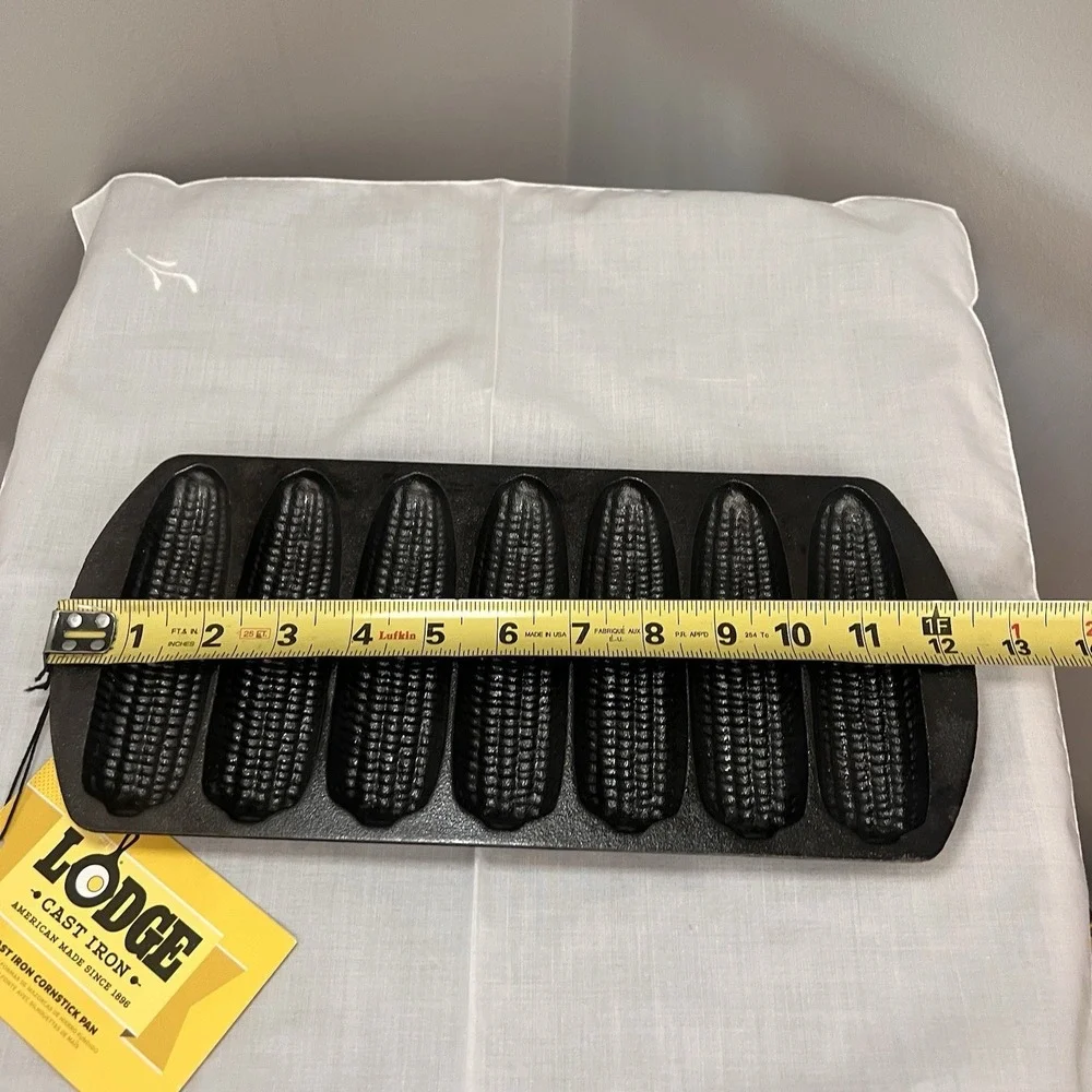 Lodge L27C3 Cast Iron 7 Cornstick Pan Pre-Seasoned Made USA New w/ Tag